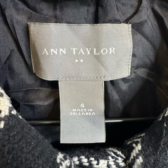 Ann Taylor Black and White Plaid Women's Coat size 4 - Picture 4 of 7